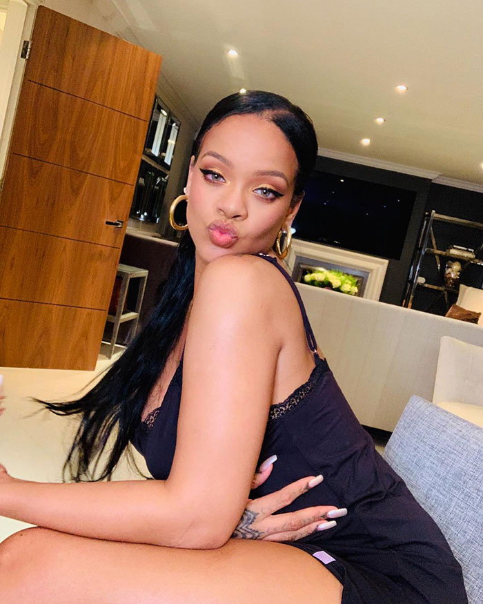 &ldquo;I Feel Embarrassed Now&rdquo;: People Lose It At Jenna Ortega Correctly Pronouncing Rihanna&rsquo;s Name