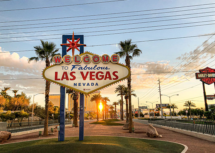 "This Sent My Girlfriend Into A Rage I&rsquo;ve Never Seen Before": Guy Throws "End Of Alimony" Party