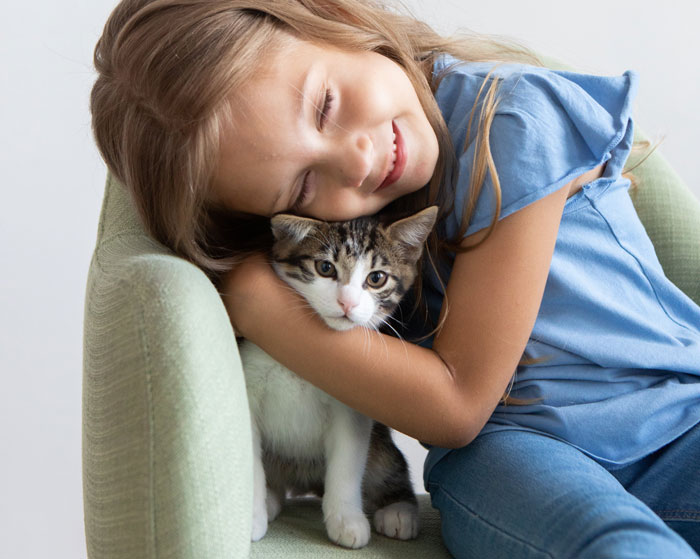 Woman Is Disappointed Friend Won&rsquo;t Get Rid Of Her Cats Now That She&rsquo;s Pregnant To Protect Her Baby