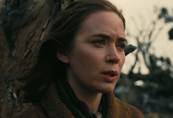 People Roast Male Writers For These 32 TV And Movie Female Characters That Just Don't Make Sense