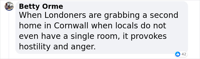 Mom Buys A Holiday Let, Is &ldquo;Stunned&rdquo; To Find Out Entire Village "Hates" Her