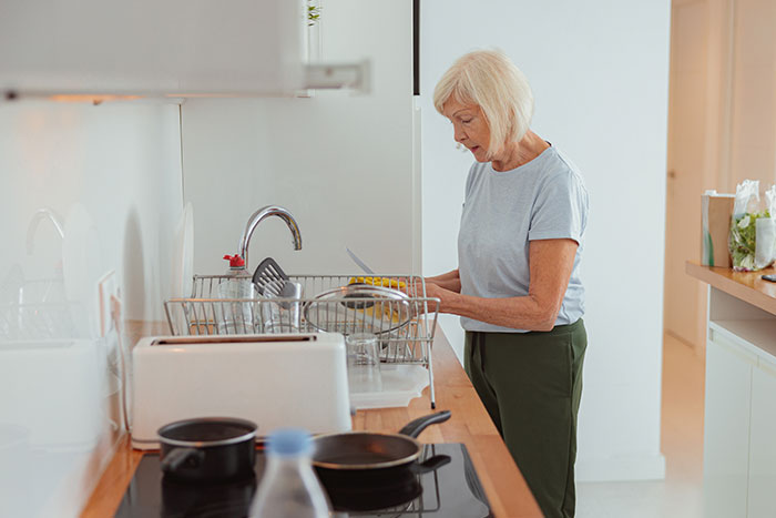 Mother-In-Law Cleans The House While Daughter-In-Law Is In Labor, Demands Payment