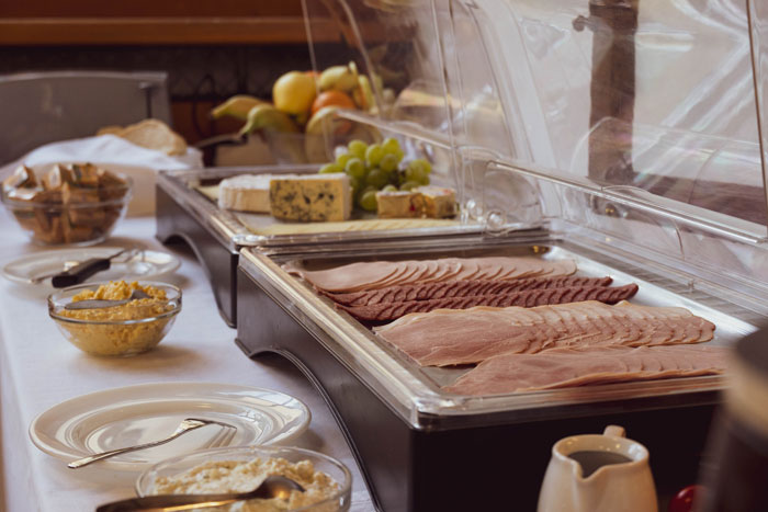 Hotel Guest Got Breakfast At Self-Serve Buffet But Left Worker Visibly Irritated By Not Tipping