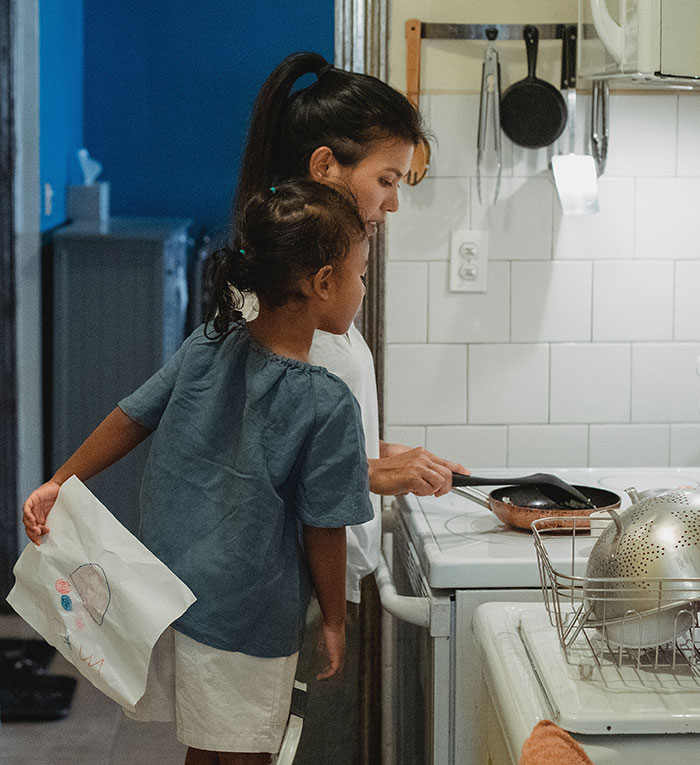 Mom Says Her Friend Who Babysits Her 3 Kids For Free Is "Poisoning" And "Starving" Them