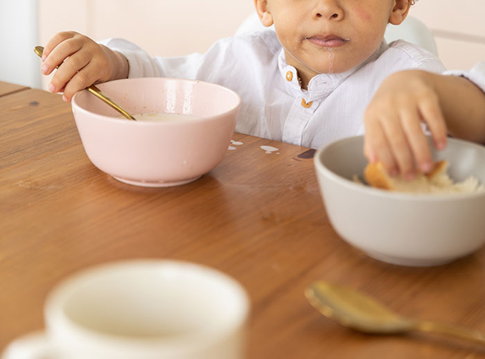 Mom Says Her Friend Who Babysits Her 3 Kids For Free Is "Poisoning" And "Starving" Them