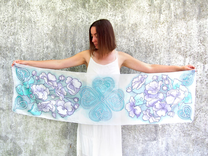 New Take On Celtic Knot Ornamet: White Freshness With Mint