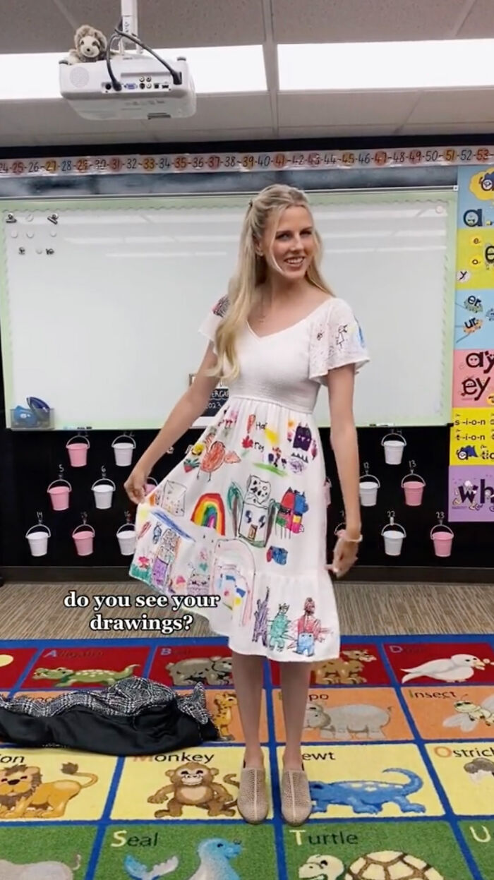 Teacher Gives Students White Dress, They Make It Into A One-Of-A-Kind Dress Teacher Gives Students White Dress, They Make It Into A One-Of-A-Kind Dress