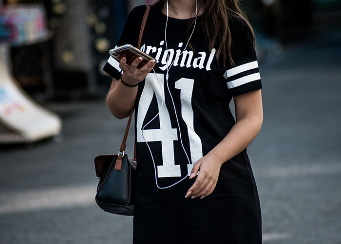 “What Should People Absolutely Not Do When Visiting Your Country?” (45 Answers)