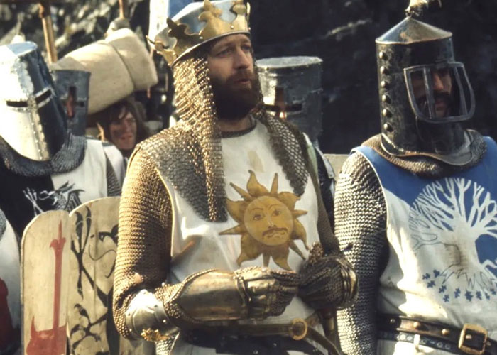 30 British People Share "Totally Normal" Things That Are "Nonexistent" In America