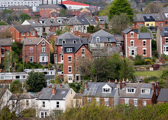 30 British People Share "Totally Normal" Things That Are "Nonexistent" In America