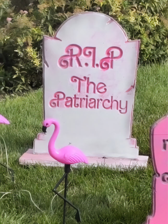 Utah Neighborhood Makes Barbie Fans Weep After Showing Its 'Barbieween' Decor