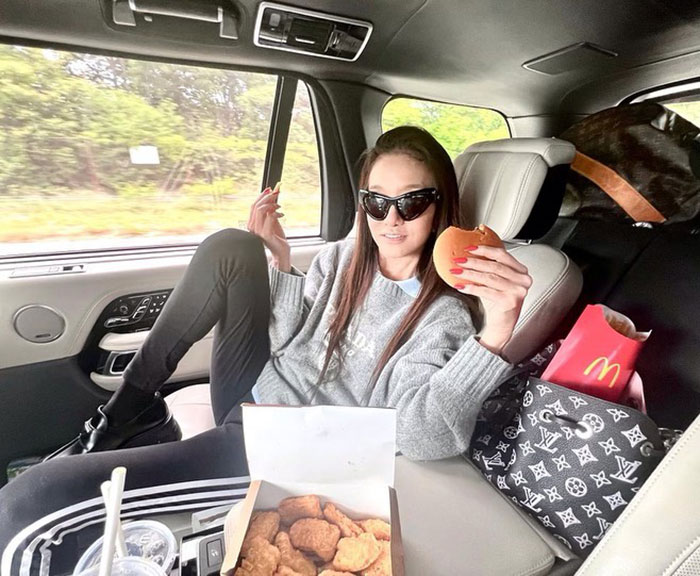 Vera Wang Claims Her Recipe For Youthful Looks Includes Dunkin' Donuts, Vodka And McDonald's Vera Wang Claims Her Recipe For Youthful Looks Includes Dunkin' Donuts, Vodka And McDonald's