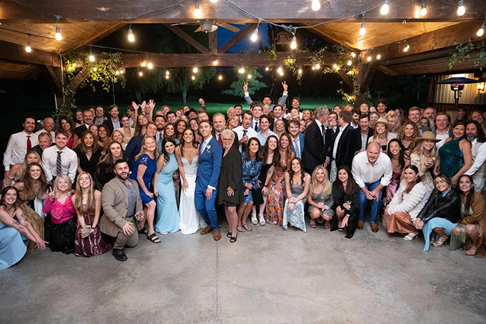 Bride Asks Photoshoppers To Remove Entitled Attention Hog From Her Wedding Pics Bride Asks Photoshoppers To Remove Entitled Attention Hog From Her Wedding Pics