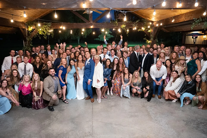 Bride Asks Photoshoppers To Remove Entitled Attention Hog From Her Wedding Pics Bride Asks Photoshoppers To Remove Entitled Attention Hog From Her Wedding Pics