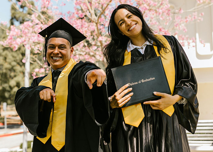 &ldquo;He Works On Nuclear Reactors&rdquo;: Woman Calls Husband Uneducated, Gets Called Out