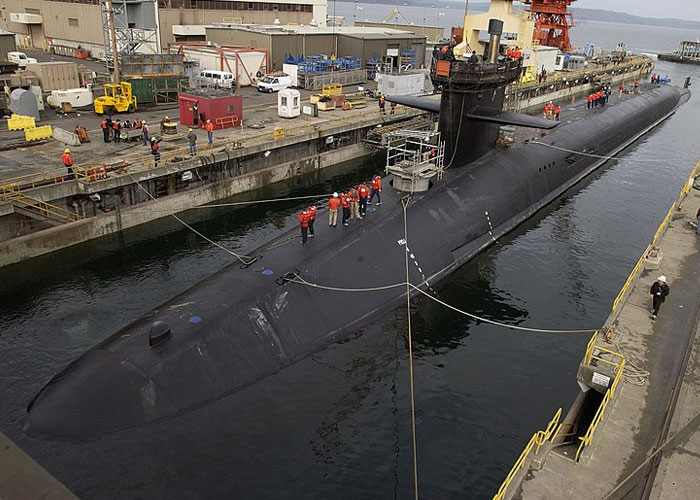 &ldquo;He Works On Nuclear Reactors&rdquo;: Woman Calls Husband Uneducated, Gets Called Out