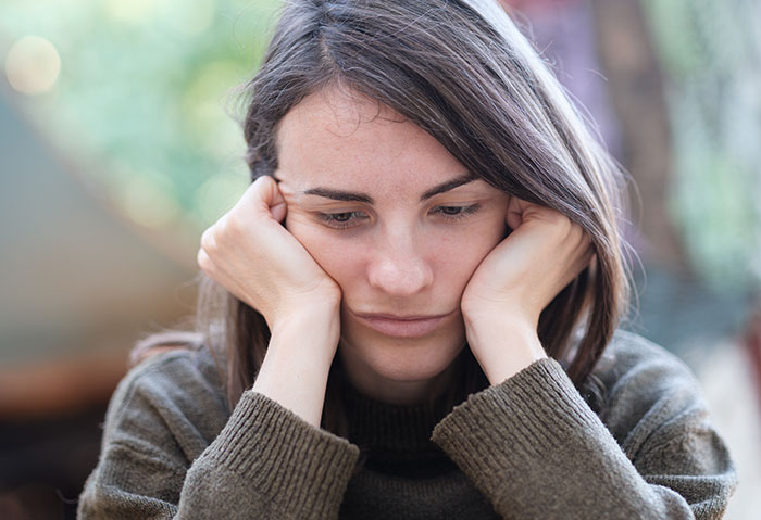 Woman Towers Over Dates After They Lie About Their Height, Throw Fits As She Refuses Second Date