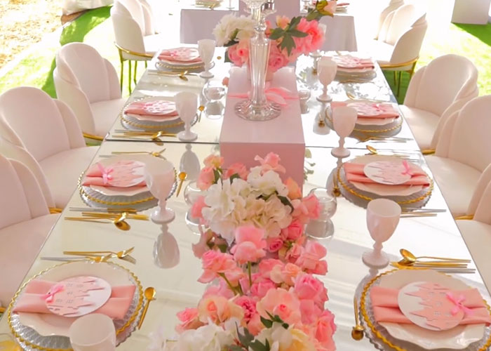 People Online Are Baffled After Mom Boasts About Her 2-Year-Old Being The World’s Youngest CEO People Online Are Baffled After Mom Boasts About Her 2-Year-Old Being The World’s Youngest CEO