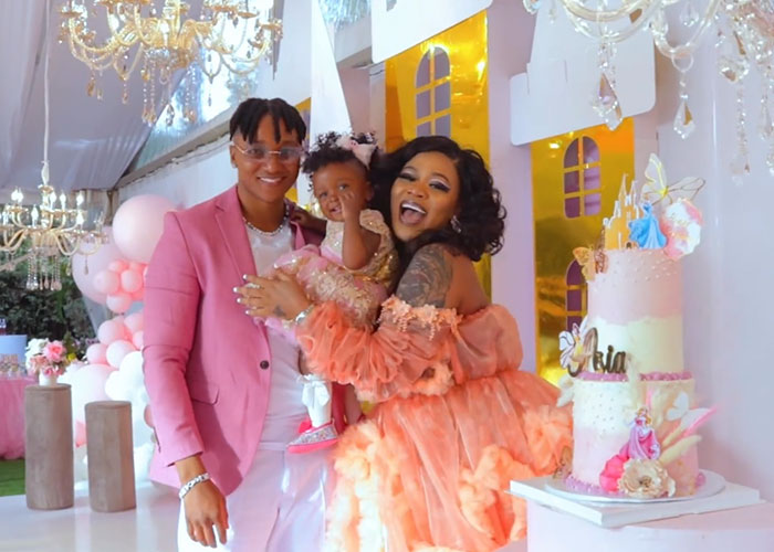 People Online Are Baffled After Mom Boasts About Her 2-Year-Old Being The World’s Youngest CEO People Online Are Baffled After Mom Boasts About Her 2-Year-Old Being The World’s Youngest CEO