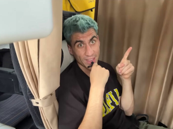 People Call For YouTuber&rsquo;s Arrest In Japan After &ldquo;Dodging Train Fares And Stealing Food&rdquo;