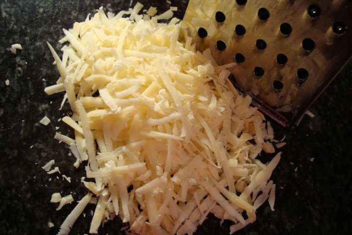 Person Asks “What Should Go In The Fridge That People Don’t Realize Should Go In The Fridge?”, Gets 30 Replies