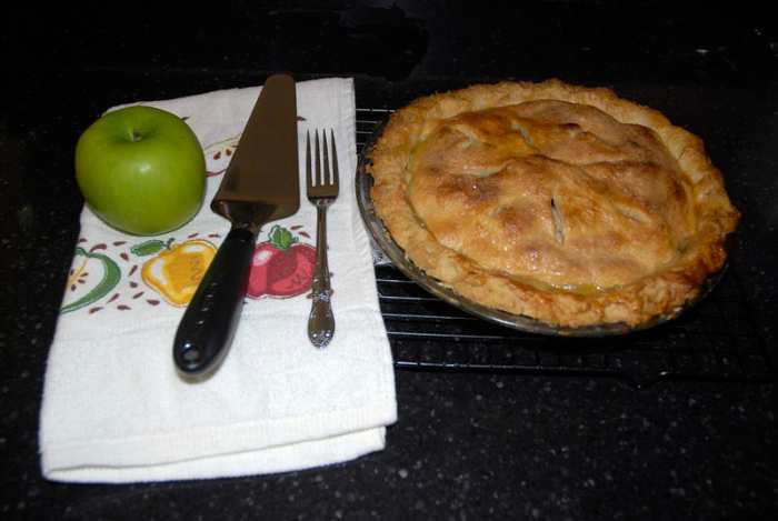 Person Asks “What Should Go In The Fridge That People Don’t Realize Should Go In The Fridge?”, Gets 30 Replies