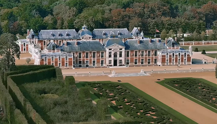 “This Is Just Next-Level”: The World’s Most Expensive House Worth 10-Figure Price Baffles People “This Is Just Next-Level”: The World’s Most Expensive House Worth 10-Figure Price Baffles People