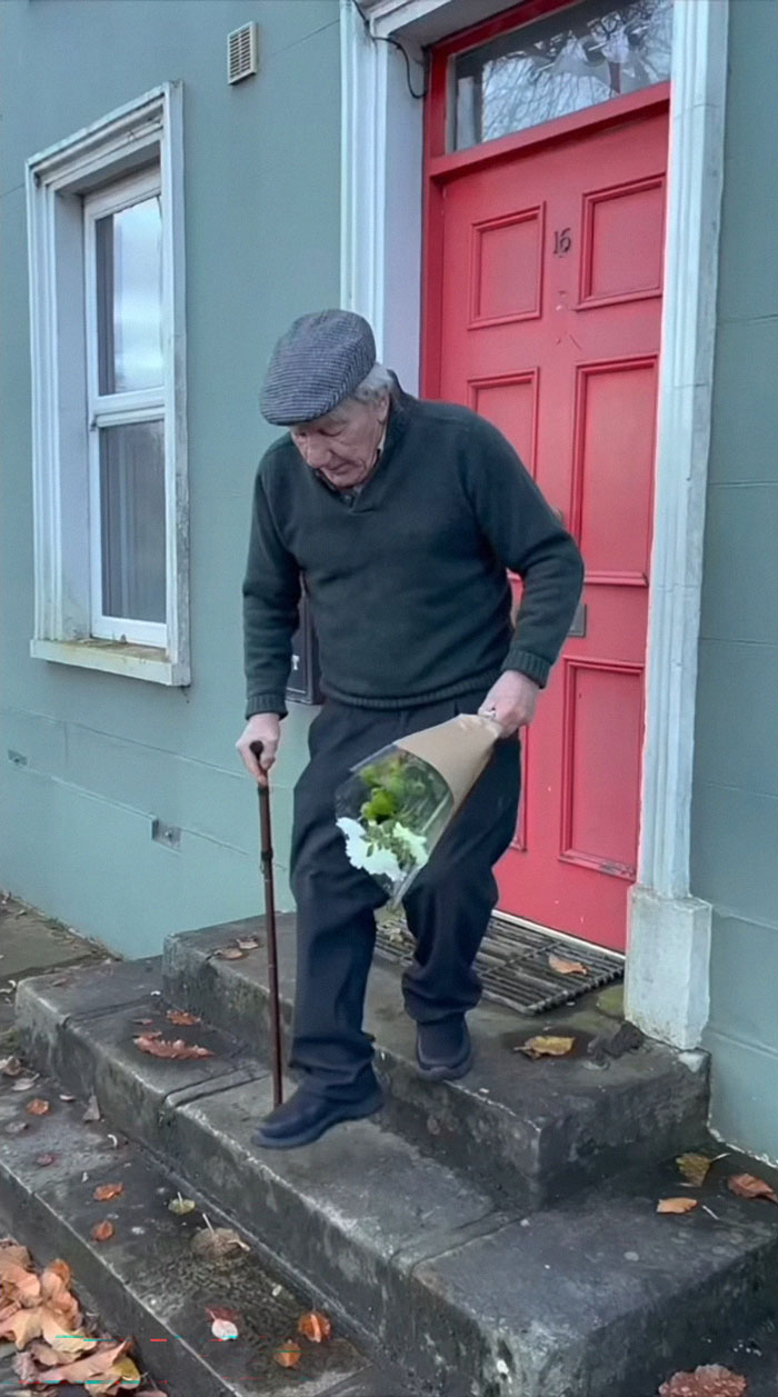 Pub Spends Only &pound;700 To Highlight Loneliness And Becomes &ldquo;This Year&rsquo;s Best Christmas Ad&rdquo;
