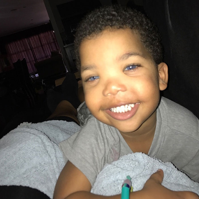 “Make Lemonade”: 9-Year-Old Boy Raises Money To See The World Before Completely Losing Eyesight “Make Lemonade”: 9-Year-Old Boy Raises Money To See The World Before Completely Losing Eyesight