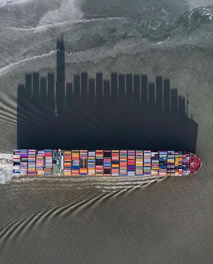 Decisive Moments Magazine Continues To Showcase Fascinating Moments Captured By Street Photographers (50 New Pics)