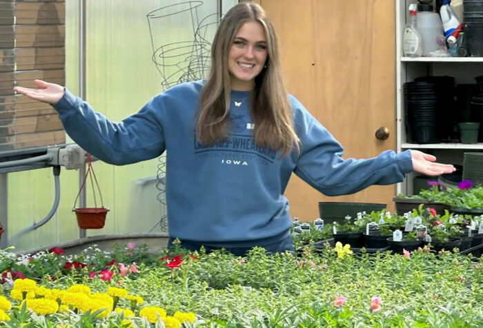 Teen Noticed Local Charities Don&rsquo;t Have Fresh Produce, Grows Over 7000 Pounds Of It