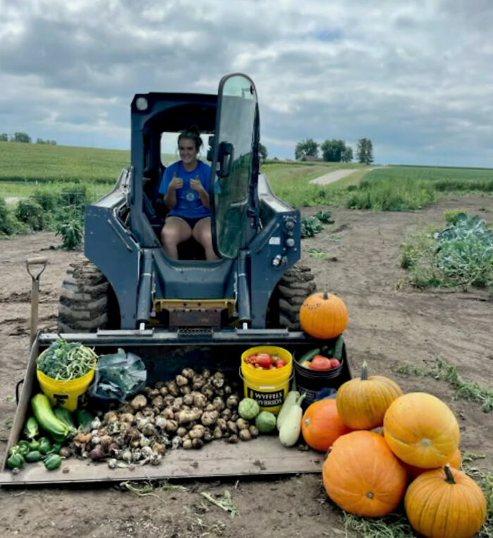 Teen Noticed Local Charities Don&rsquo;t Have Fresh Produce, Grows Over 7000 Pounds Of It