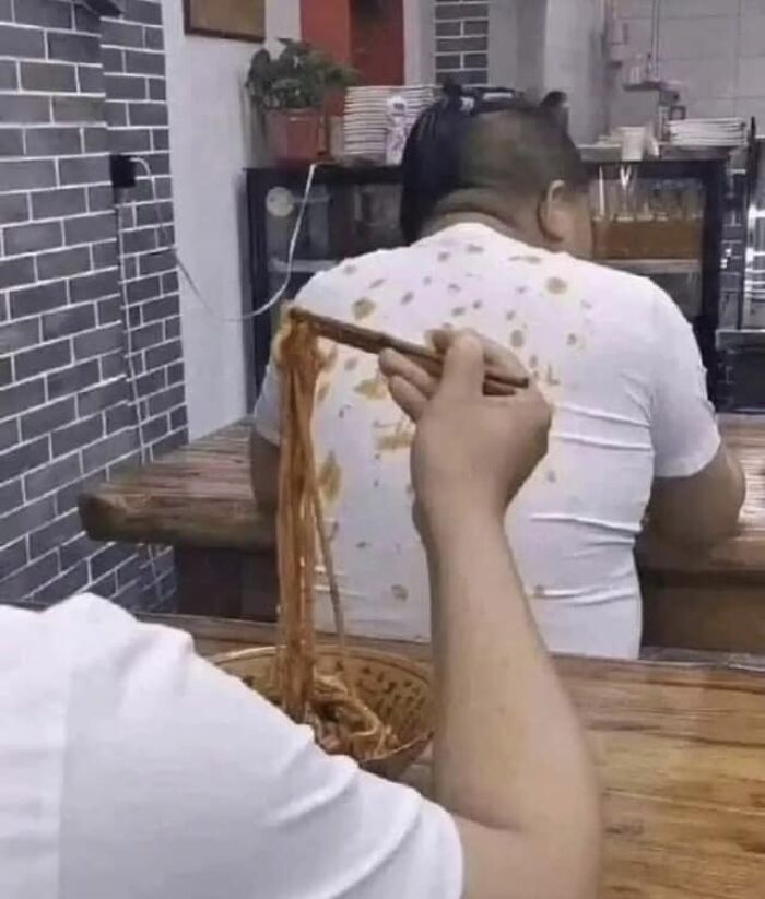 50 Weird Images That Need No Context Whatsoever To Be Hilarious, As Seen On This FB Page