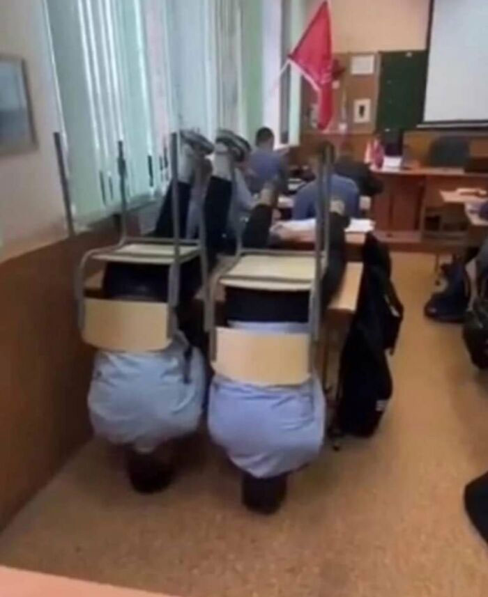 50 Weird Images That Need No Context Whatsoever To Be Hilarious, As Seen On This FB Page