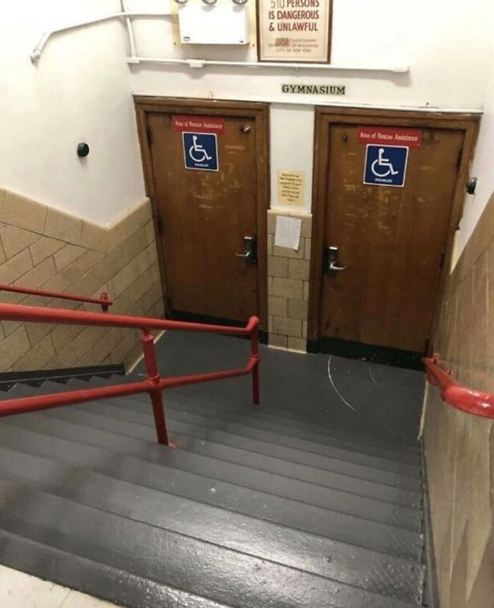 50 Weird Images That Need No Context Whatsoever To Be Hilarious, As Seen On This FB Page