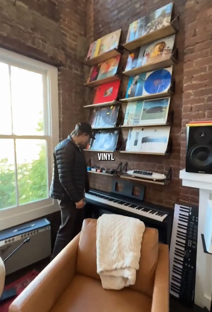 &ldquo;They Raised A Humble Kid&rdquo;: People React To Reese Witherspoon&rsquo;s Son&rsquo;s Pricey NYC Apartment