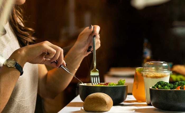 Waiter Learns He's Been Lying To Customers About Vegetarian Food After Checking The Ingredients