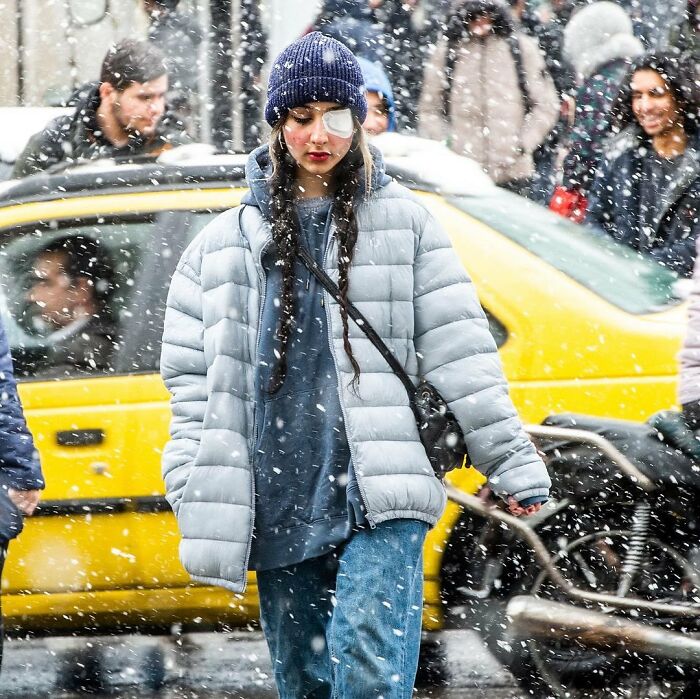 Decisive Moments Magazine Continues To Showcase Fascinating Moments Captured By Street Photographers (50 New Pics)