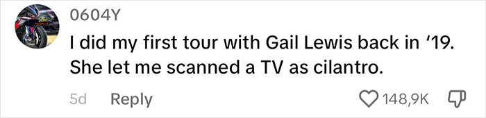 People Come Up With Hilarious Memes After Walmart Employee Quits Company, Speculate About New Job