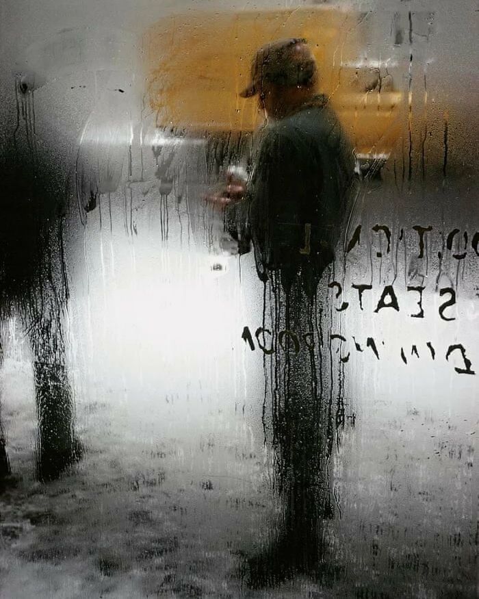 Decisive Moments Magazine Continues To Showcase Fascinating Moments Captured By Street Photographers (50 New Pics)