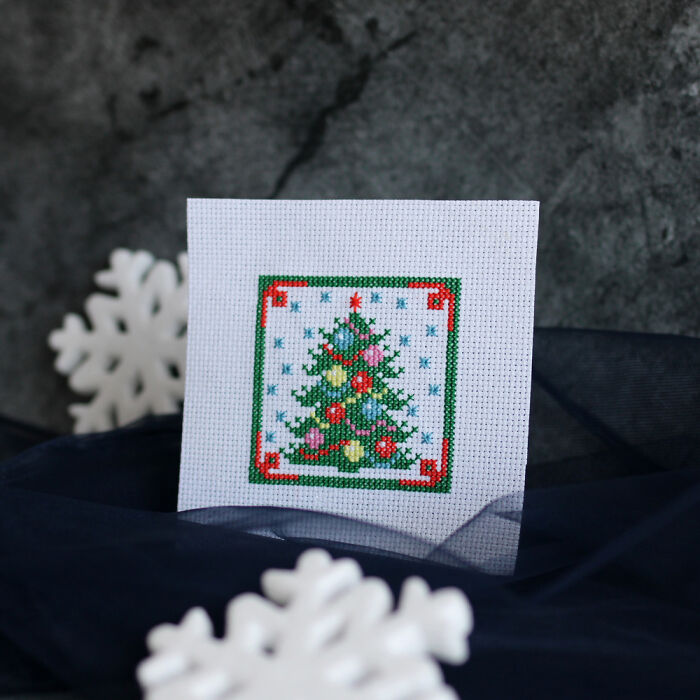 15 Simple And Easy Cross-Stitch Patterns For Christmas And New Year