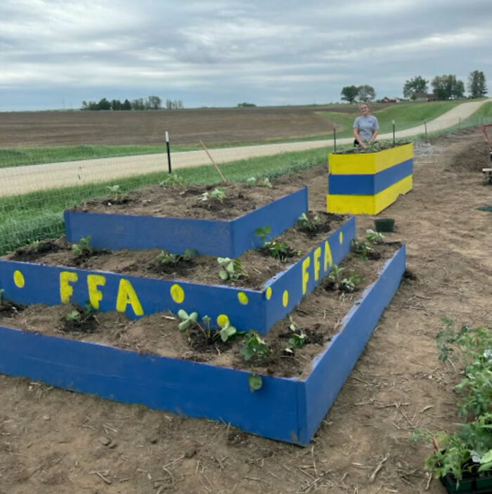 Teen Noticed Local Charities Don&rsquo;t Have Fresh Produce, Grows Over 7000 Pounds Of It