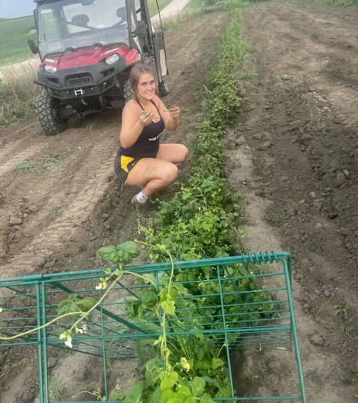 Teen Noticed Local Charities Don&rsquo;t Have Fresh Produce, Grows Over 7000 Pounds Of It