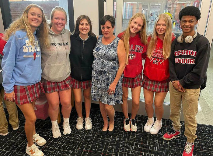 Teenagers Continue Tradition Of Breakfasts With Grandma After Their Friend Passes Away