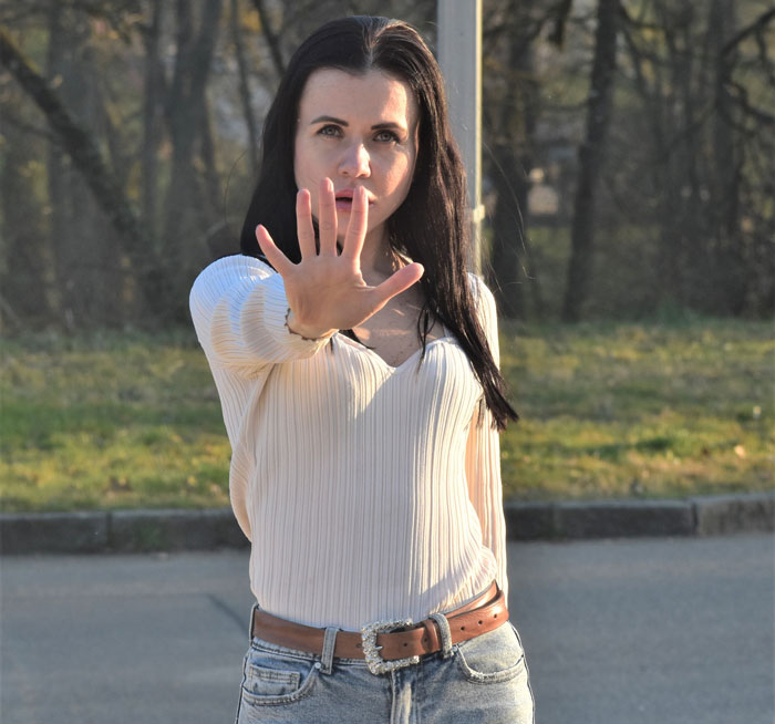 "Qué cosa más rara para decir en público": Esta coach de límites está enseñando a la gente frases para usar en cualquier situación