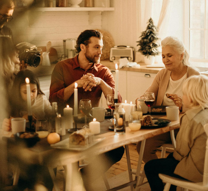 Someone Asks People To Share “Juicy Thanksgiving Drama”, And 50 Deliver