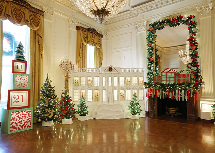 Experts React To Jill Biden And Melania Trump&rsquo;s Dramatically Different White House Christmas Decor
