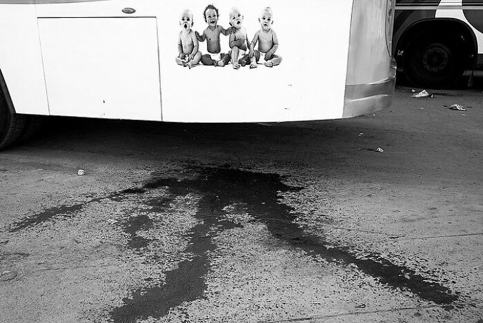 Decisive Moments Magazine Continues To Showcase Fascinating Moments Captured By Street Photographers (50 New Pics)