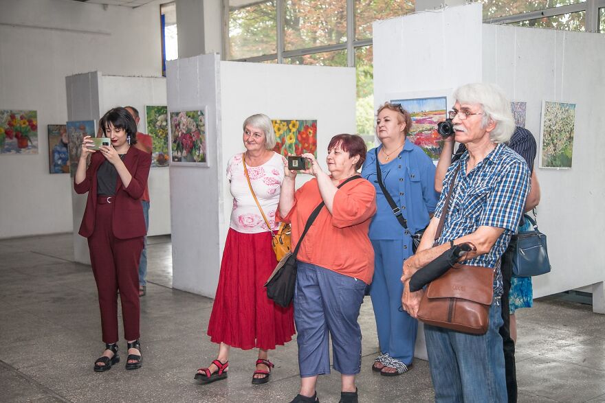 She Is An Artist Who Paints In The Open Air (40 Pics)