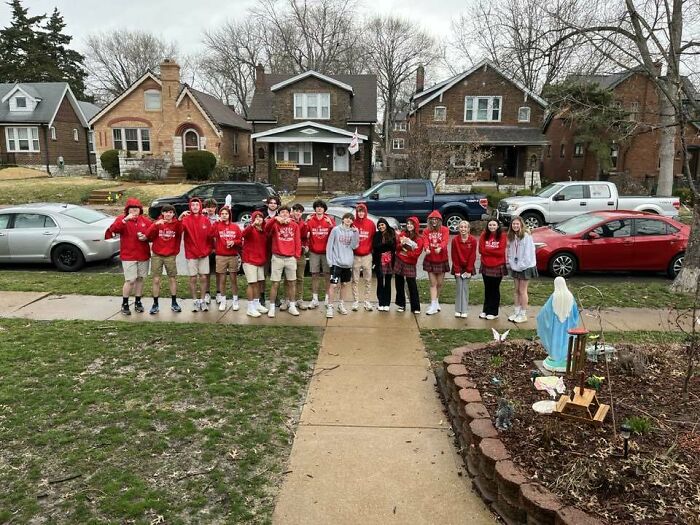 Teenagers Continue Tradition Of Breakfasts With Grandma After Their Friend Passes Away